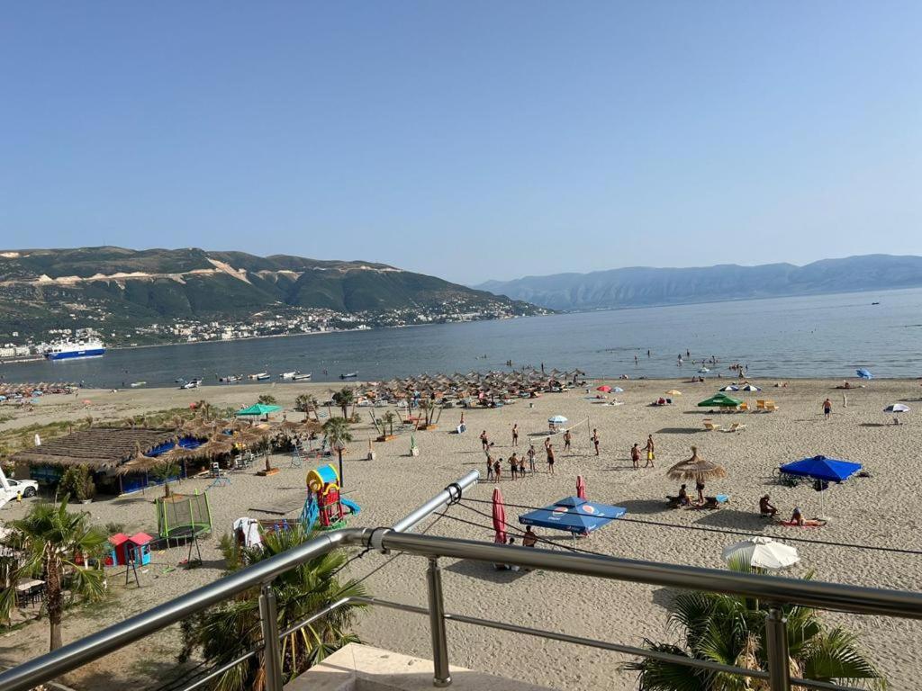 Soleil Apartment With Sunbed & Umbrella Vlorë Exteriör bild