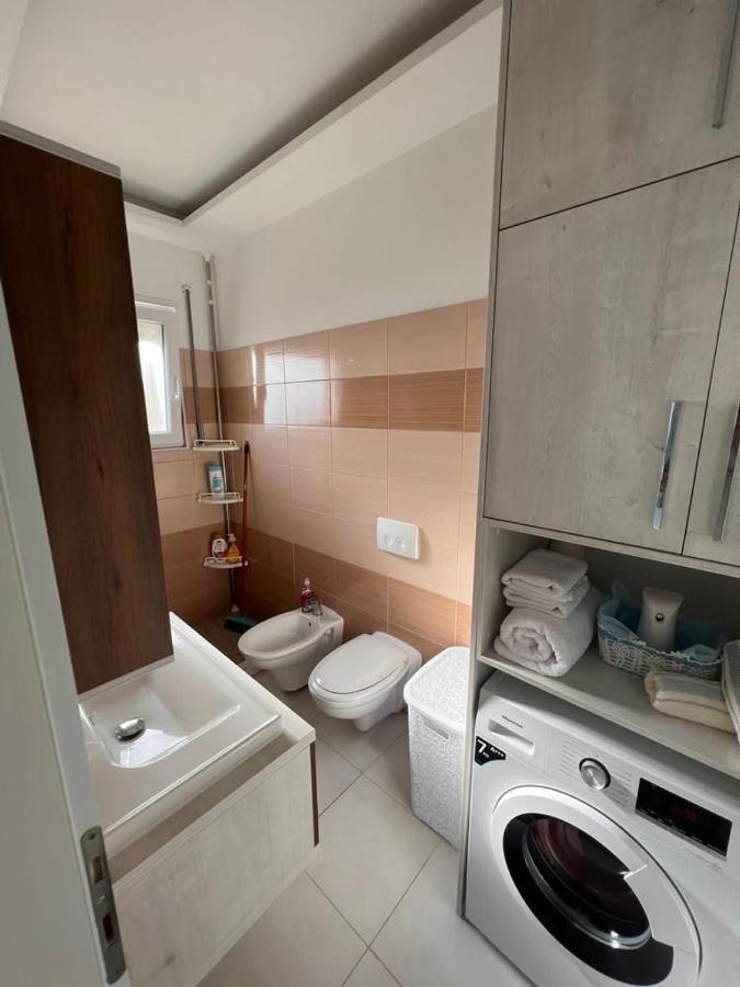 Soleil Apartment With Sunbed & Umbrella Vlorë Exteriör bild