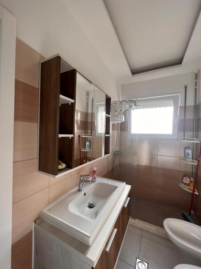Soleil Apartment With Sunbed & Umbrella Vlorë Exteriör bild